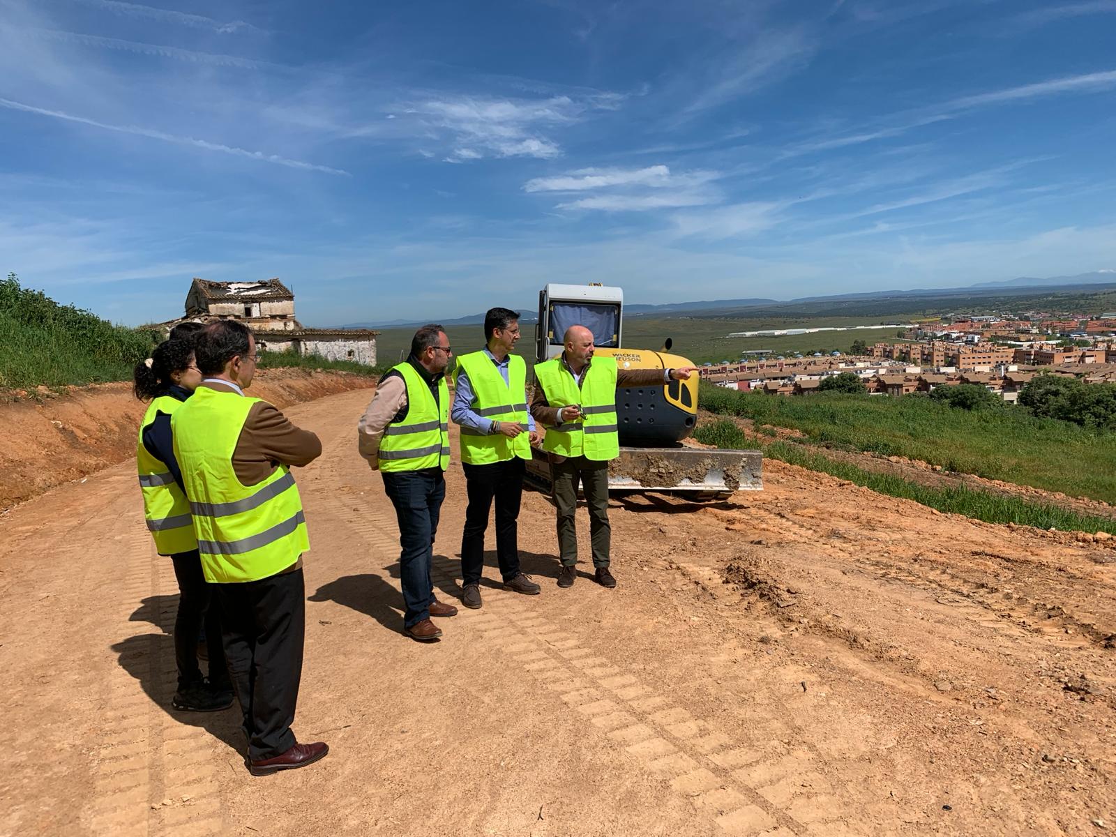 El Ayuntamiento Acomete Las Obras Del Camino Peatonal Entre El Paseo